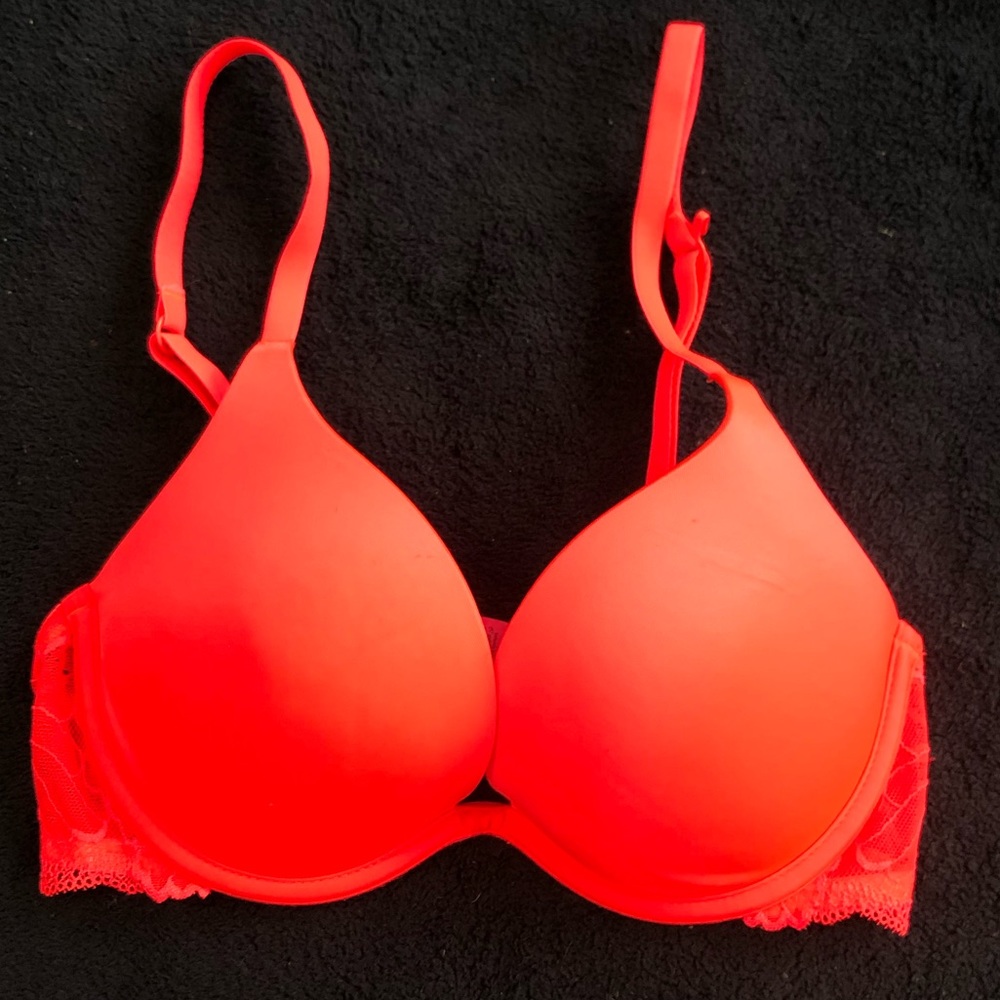 Hot Hot Red bra - 32 C